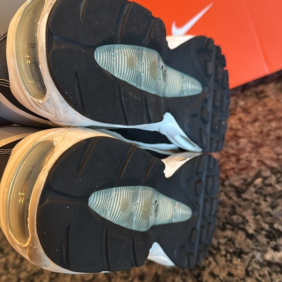Nike Men's air max 95  Black and Gray Sneakers EUC 10.5 - Picture 9 of 16